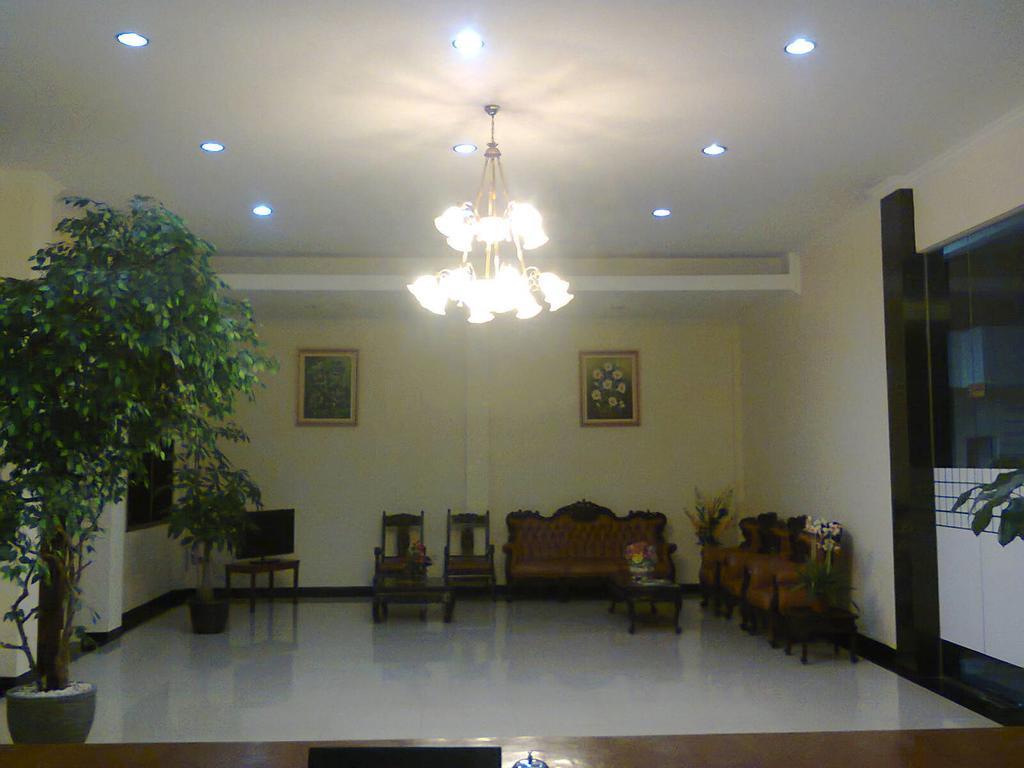 Kailani Inn Medan Bagian luar foto